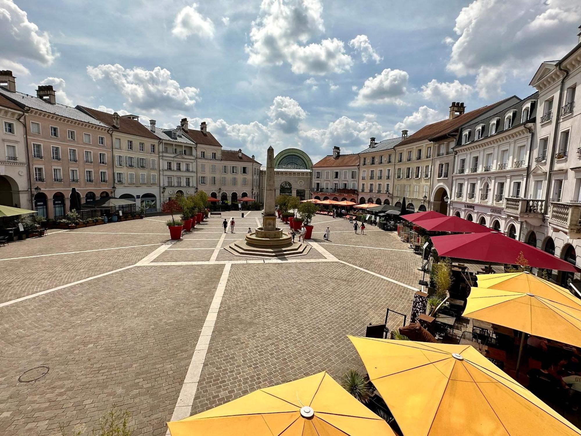 Appt Vue Place De Toscane - 4Min Disneyland-Paris Serris Luaran gambar