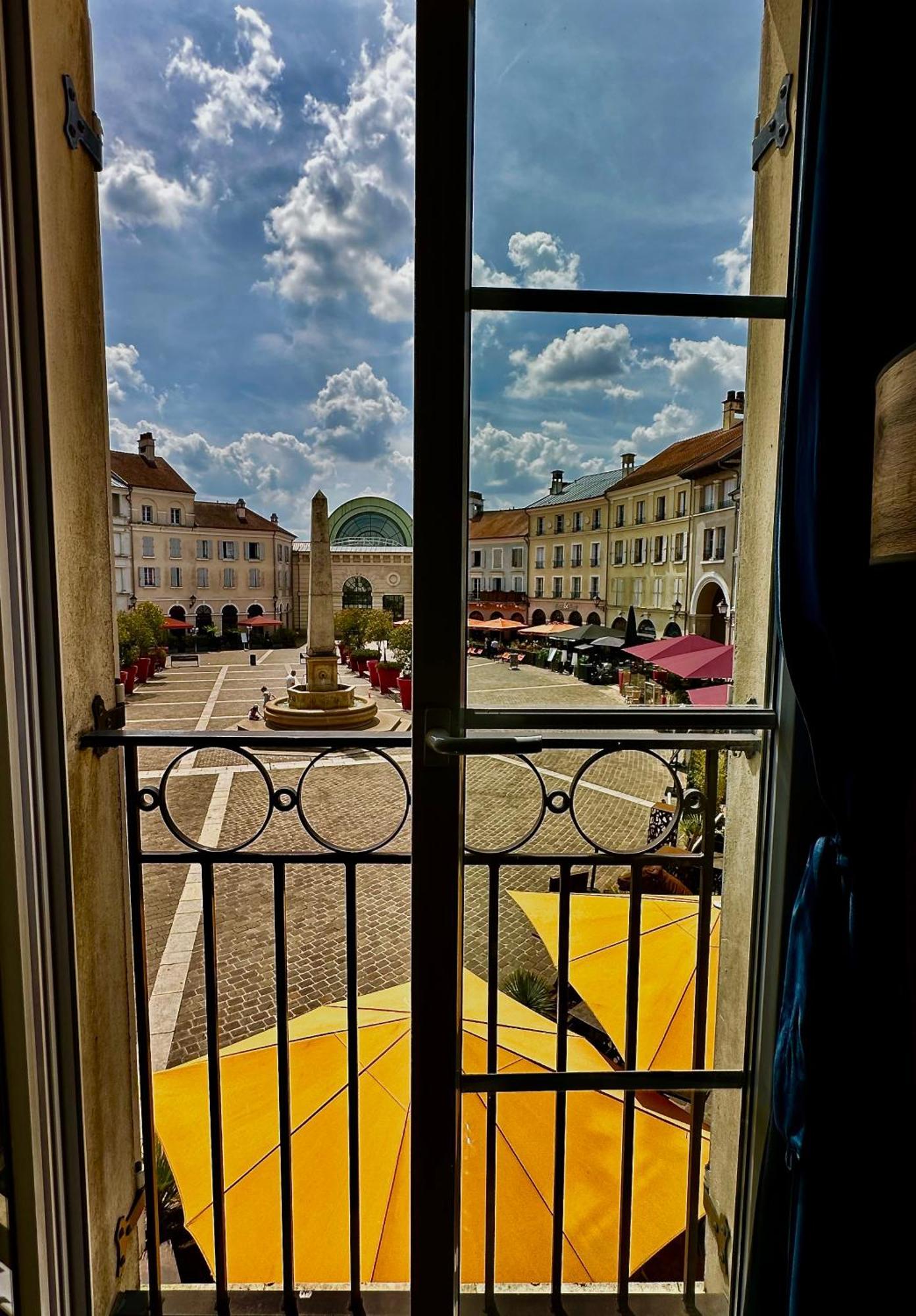 Appt Vue Place De Toscane - 4Min Disneyland-Paris Serris Luaran gambar