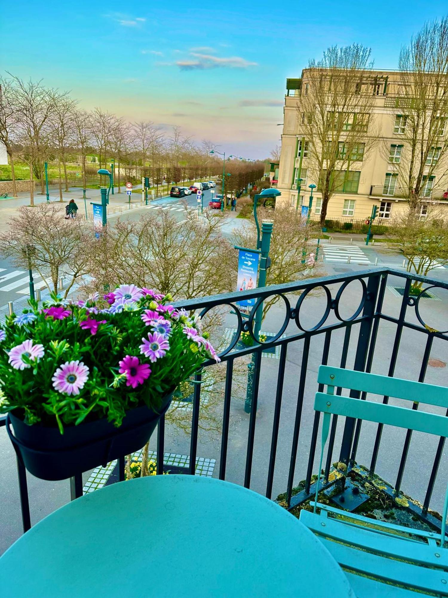 Appt Vue Place De Toscane - 4Min Disneyland-Paris Serris Luaran gambar